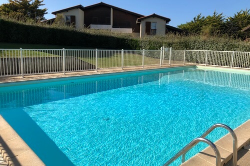 Großes privates Schwimmbad für die Residenz